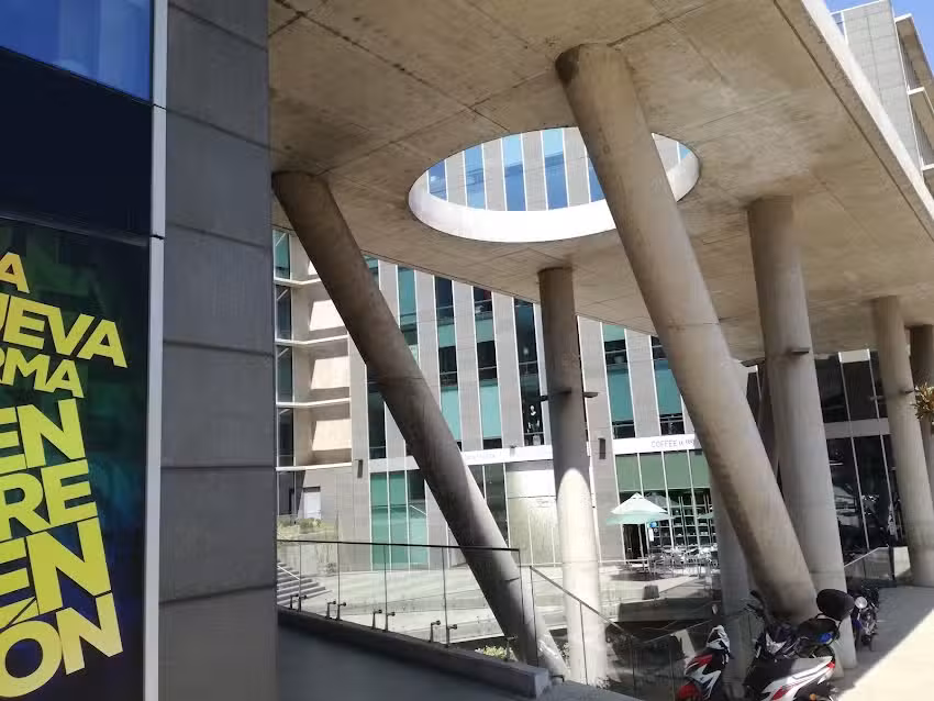 Edificio Oficinas Costanera La Dehesa